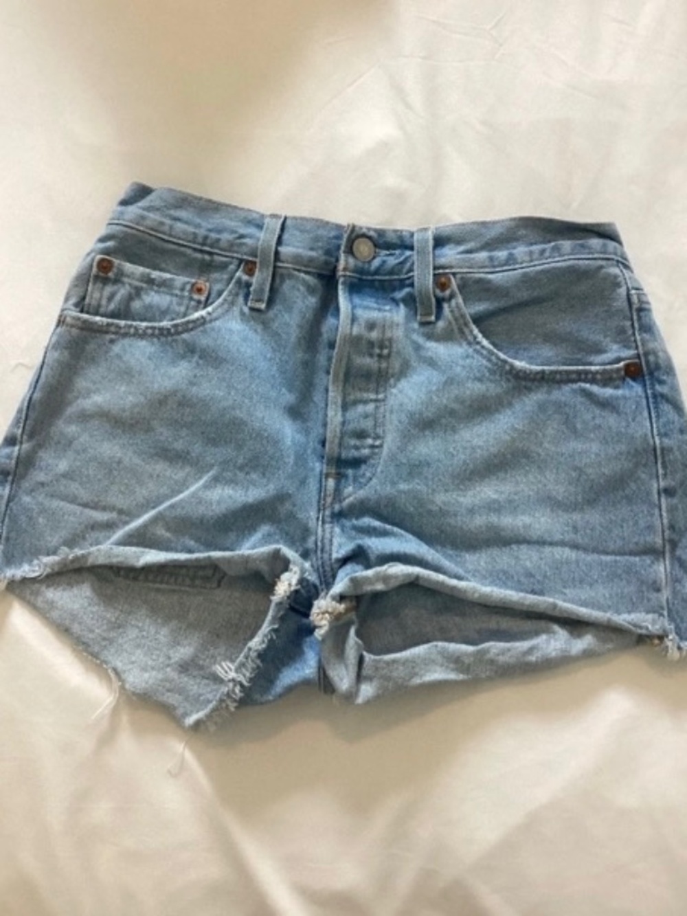 Levi’s 501 cut off jorts size 27